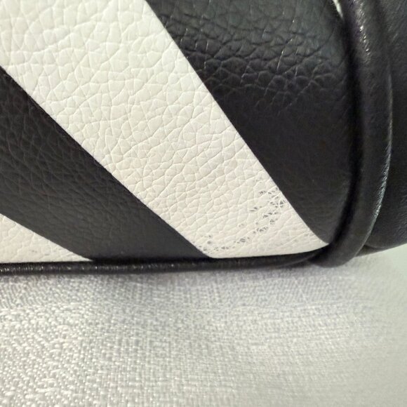 KILLSTAR | Never Trust the Living Cross-body Bag; Double Handle; Faux Leather - Picture 9 of 9